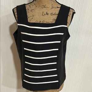 Chic Black and White Striped Women's Tank Top 75% Silk 25% Linen